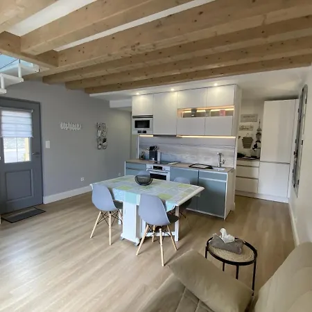 Vakantiehuis Maison De Vacances Renovee Avec Jardin, Proche Centre Et Plages De Fouras, 5 Pers, Tout Equipe - Fr-1-709-34