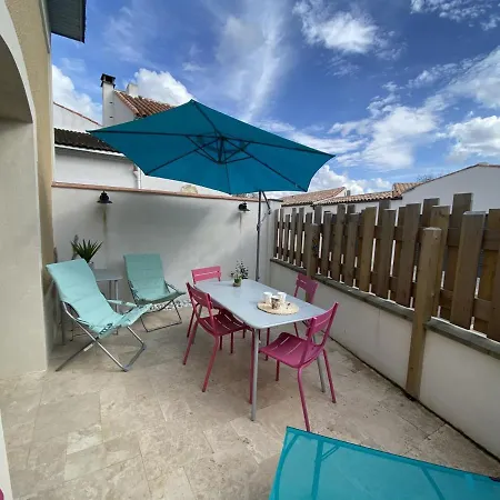 Vakantiehuis Maison De Vacances Renovee Avec Jardin, Proche Centre Et Plages De Fouras, 5 Pers, Tout Equipe - Fr-1-709-34 Fouras