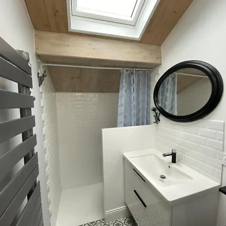 Vakantiehuis Maison De Vacances Renovee Avec Jardin, Proche Centre Et Plages De Fouras, 5 Pers, Tout Equipe - Fr-1-709-34 Fouras